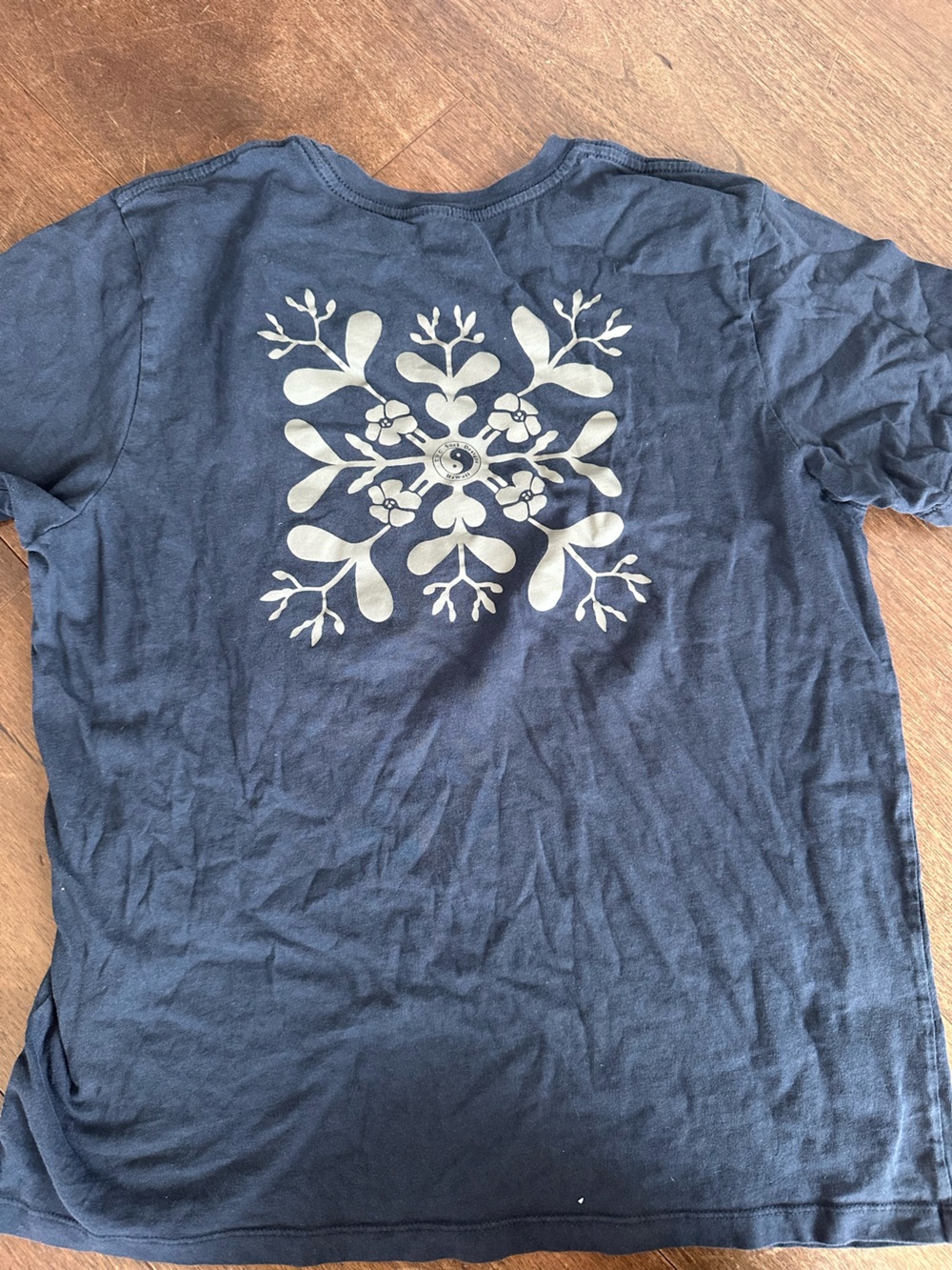 T&C Hawaii Short Sleeve Graphic Tees x 6 - Picture 3 of 13